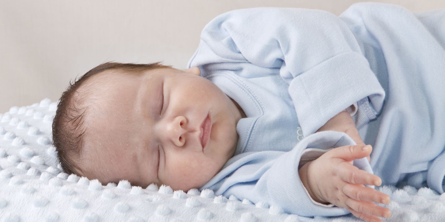 Cómo debe dormir el bebé recién nacido para evitar la muerte súbita